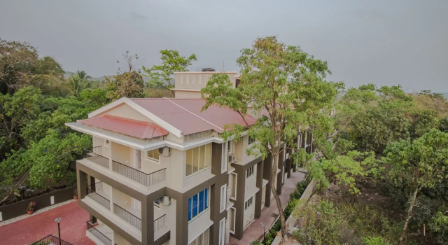 OYO13677 Home Vibrant 2BHK with Pool Anjuna, Prenota Hotel Anjuna 