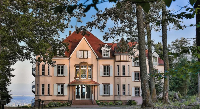 Villa Régina Trois-Épis, Rezervovat Vila Hotely v Niedermorschwihr s parkováním, Parkování