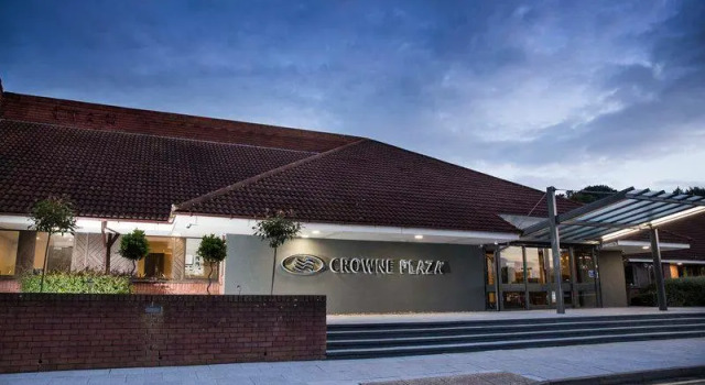 Номер Deluxe Crowne Plaza Basingstoke by IHG