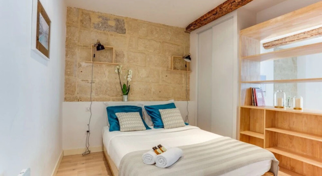 Beautiful 1 Bedroom Historic Center, Забронировать Отель Монпелье Hérault, рядом с Торговая палата Hôtel Saint-Côme