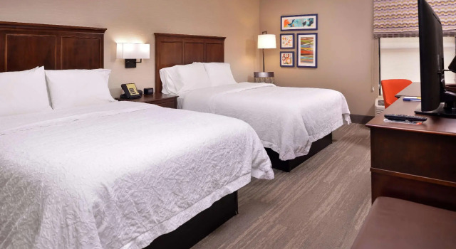 Четырёхместный номер Standard Hampton Inn Florence Midtown near University of North Alabama
