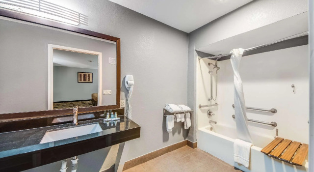 Двухместный номер Standard Quality Inn Medical Center