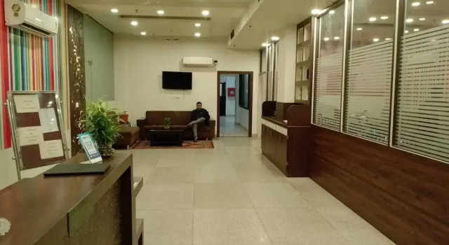 The Palm Hotel & Restaurant, Rezervovat Hotel Džajpur 