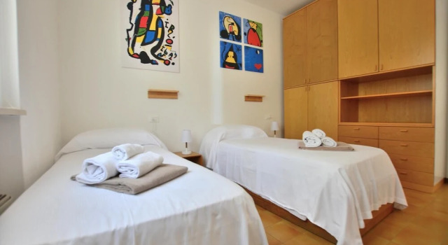 Apartment Joan Mir With Pool, Prenota Appartamento Hotel a Veneto con parcheggio, Parcheggio