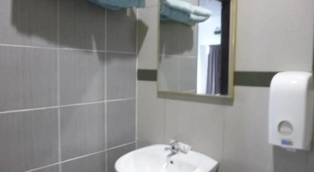 Bungalow G Six Hotel
