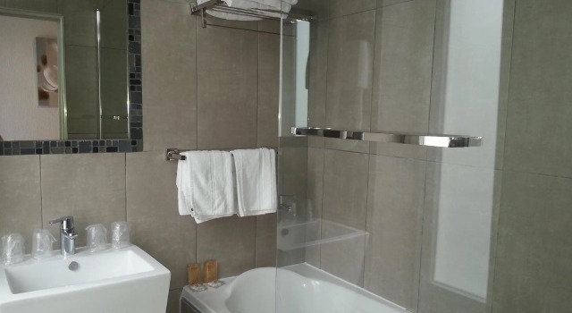 Четырёхместный семейный номер Standard Hôtel Helvétique