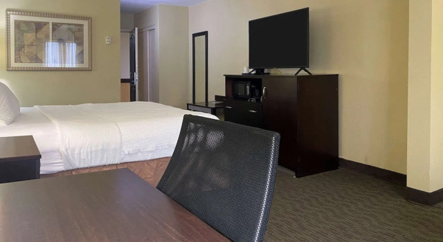Двухместный люкс MainStay Suites Conover-Hickory