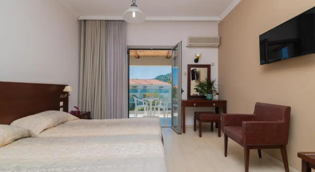 Katerina Palace Studio 1, Book Condo Hotel Hotels in Argassi with a Pool, Swimming Pool
