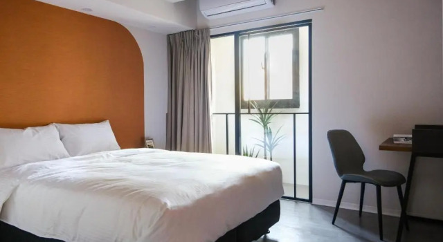 Двухместный номер Deluxe с балконом Giant Rich Hotel