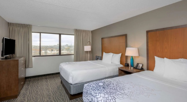 Четырёхместный люкс Deluxe с видом на город La Quinta by Wyndham Secaucus Meadowlands