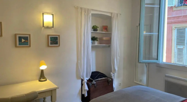 In the heart of Old Nice - 2min. from Cours Saleya and Promenade des Anglais, Забронировать Отель Ницца Приморские Альпы, рядом с Набережная Соединенных Штатов