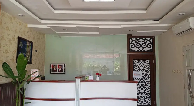 Graha Laweyan Solo, Boek Hotel Solo. Central Java
