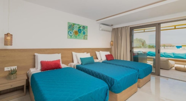 Люкс Deluxe Aphrodite Studios & Suites - 140m from the beach, by ZanteWize