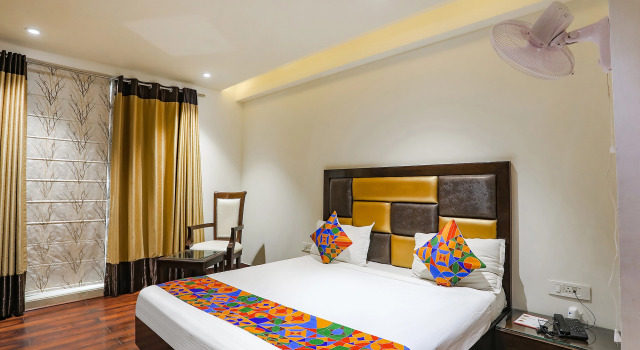 Номер Deluxe FabHotel Grand Stay