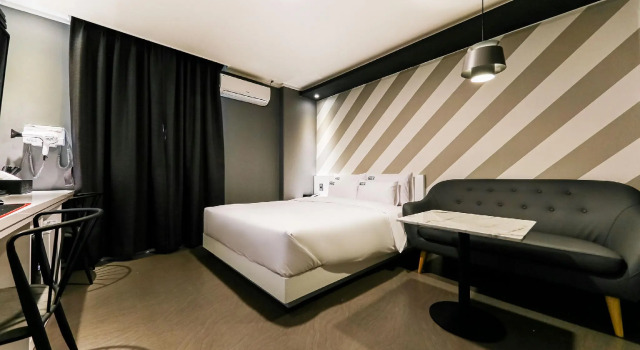 Номер Deluxe Hotel Box