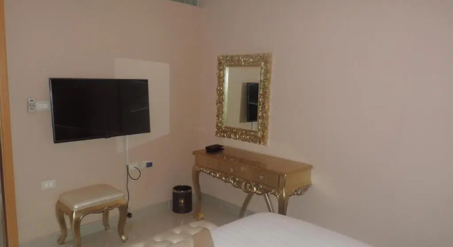 Люкс Business Crown Hotel Juba