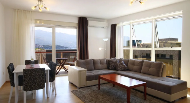 Апартаменты Luxury с 2 комнатами с балконом и с видом на море Villa Lara Budva