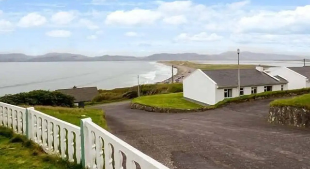 Коттедж Rossbeigh Beach Cottage No 6