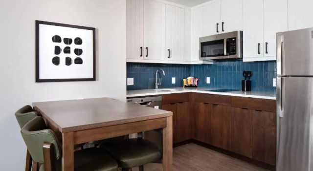 Четырёхместный номер Standard c 1 комнатой Staybridge Suites - Iowa City - Coralville by IHG