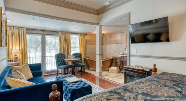 Номер Standard с балконом Bayfront Westcott House Bed & Breakfast