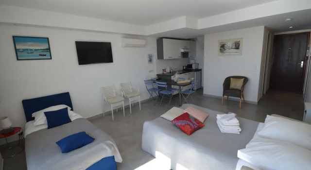 Les Princes Studio facing the sea, Забронировать Отель Отели Канн с парковкой, рядом с Le Croisette Casino Barriere de Cannes, Парковка