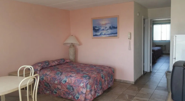 Люкс с 2 комнатами с балконом Isle of Palms Motel