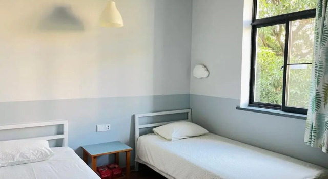 Двухместный номер Standard с балконом Shenzhen Loft Youth Hostel