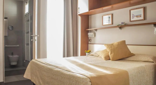 Четырёхместный номер Hotel Sandra