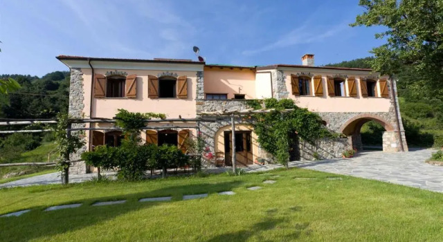 Вилла VILLA ARBEIO 8&6 Emma Villas