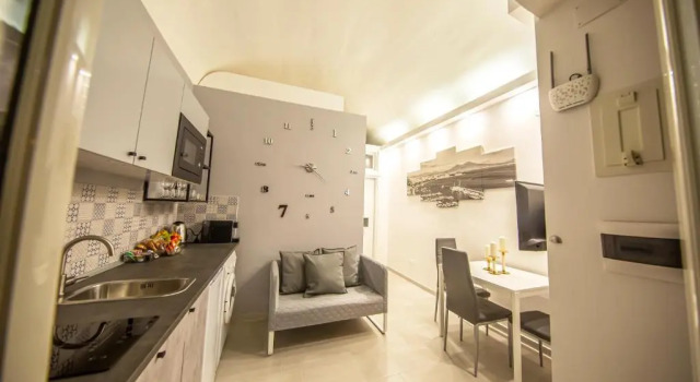 Olina Apartments n.6, Забронировать Апартаменты/квартира Апартаменты Неаполя, рядом с Accademia di Belle Arti di Napoli, Апартаменты/квартира