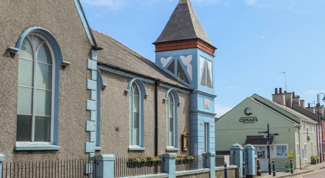 Grisiau'r Afon, Book Feriehus Cemaes Anglesey