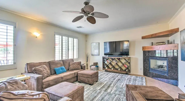 Коттедж с 4 комнатами с балконом Pool, Game Room & Views! Laveen Village Getaway
