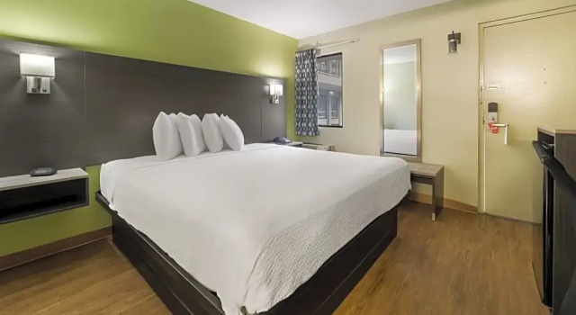 Двухместный номер Standard с видом на бассейн SureStay Hotel by Best Western Columbus Downtown
