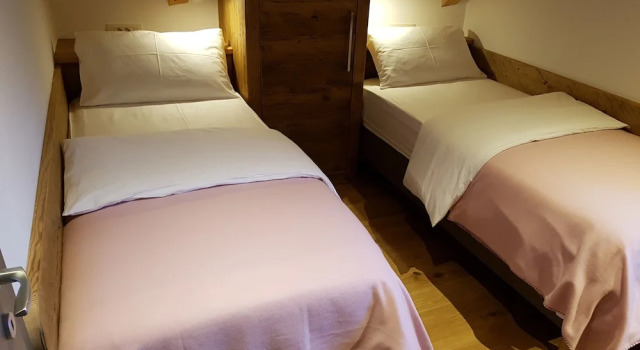 Четырёхместный семейный номер Standard Hotel Vandot