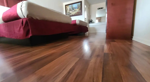 Четырёхместный номер Deluxe с балконом Homestead Motel