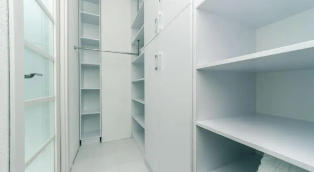 Apartment on Draghomanova 2a, Buchen Sie Ferienwohnung Hotels in Darnyckyj mit Parkplatz, Parkplätze