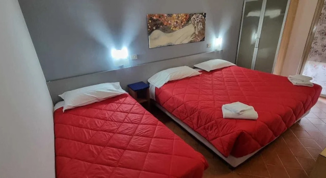 Трёхместный номер Economy с балконом Hotel Indicatore