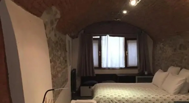 All Ombra Del Portico