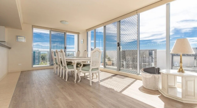 Номер Standard The Crest Penthouse 902