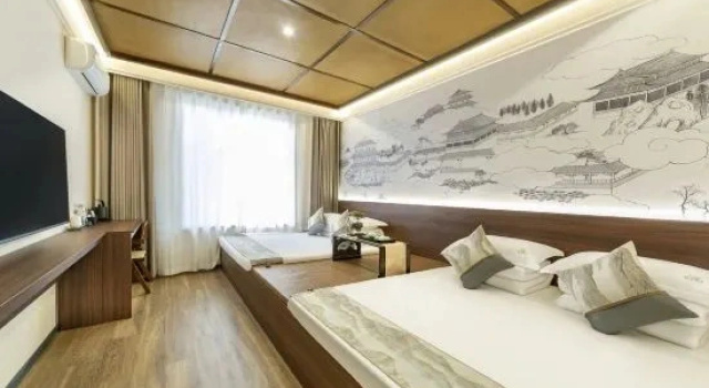 Кровать в общем номере Return home and live in seclusion