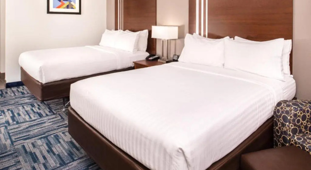 Четырёхместный номер Standard Holiday Inn Express & Suites Alamogordo Highway 54/70 by IHG