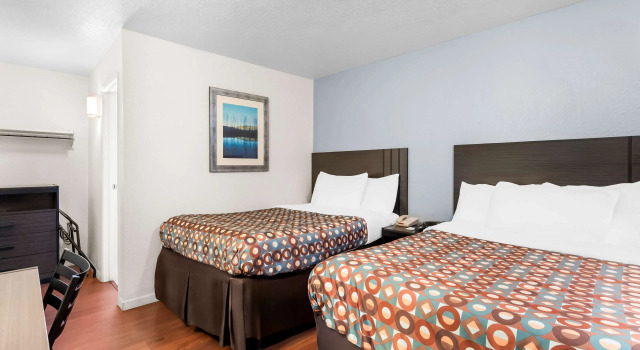 Четырёхместный номер Standard Americas Best Value Inn Stillwater