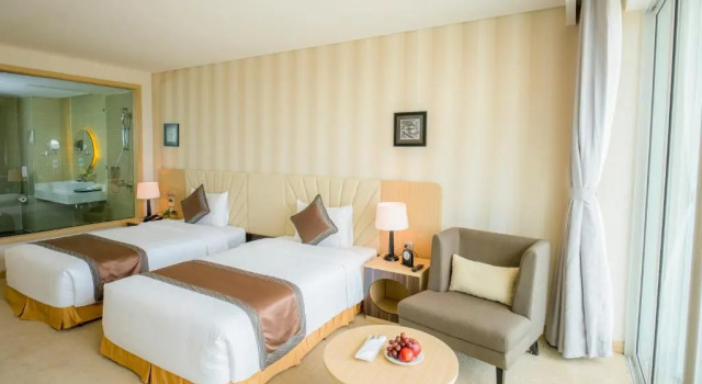 Двухместный номер Deluxe с балконом и с видом на горы Muong Thanh Luxury Phu Quoc Hotel