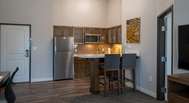 Staybridge Suites Houston East - Baytown by IHG, Book Hotel Hoteller i Baytown med parkering, Parkering
