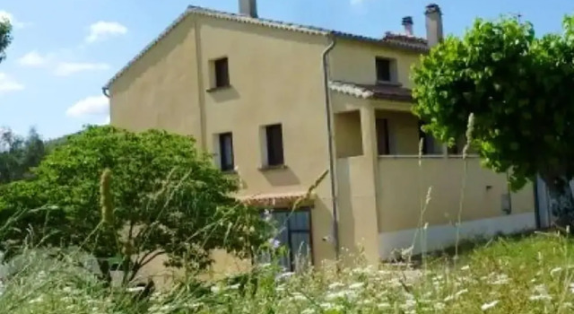House With 3 Bedrooms in Uzer, With Furnished Garden - 10 km From the, Prenota Hotel Hotel a Alvernia con parcheggio, Parcheggio