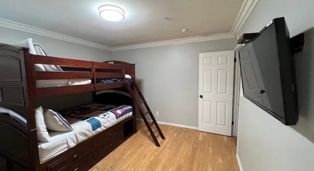 Large Family Pool Home 2.5 Miles To Disney w/3 King Beds!!!
