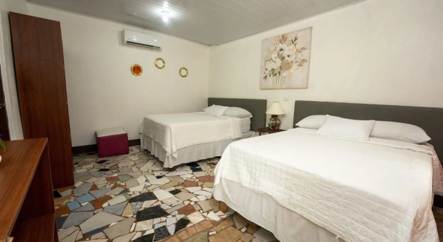 Четырёхместный номер Comfort с видом на сад Hotel Tortuguero Beachfront