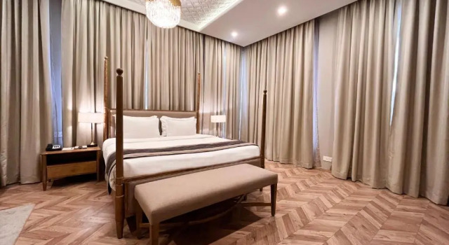 Люкс Hotel Centre Point