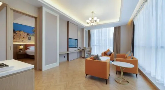 Люкс с красивым видом из окна Vienna Hotel ( Haiyan Baolong Business Center Branch)