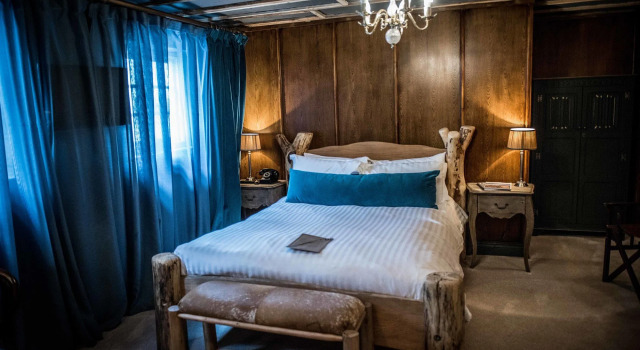 Le Petit Chateau & William de Percy